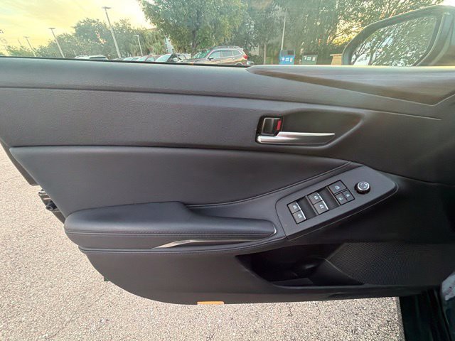 Used 2021 Midnight Black Metallic Toyota Hybrid XLE image 4