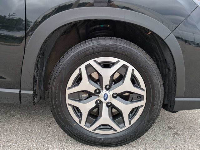 Certified Used 2024 Crystal Black Silica Subaru Premium image 12