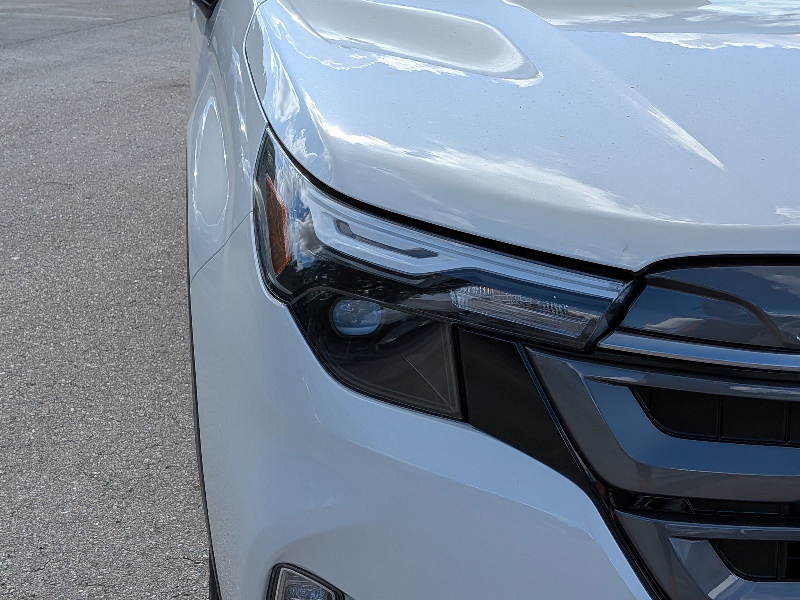 New 2026 Crystal White Pearl Subaru Premium image 9