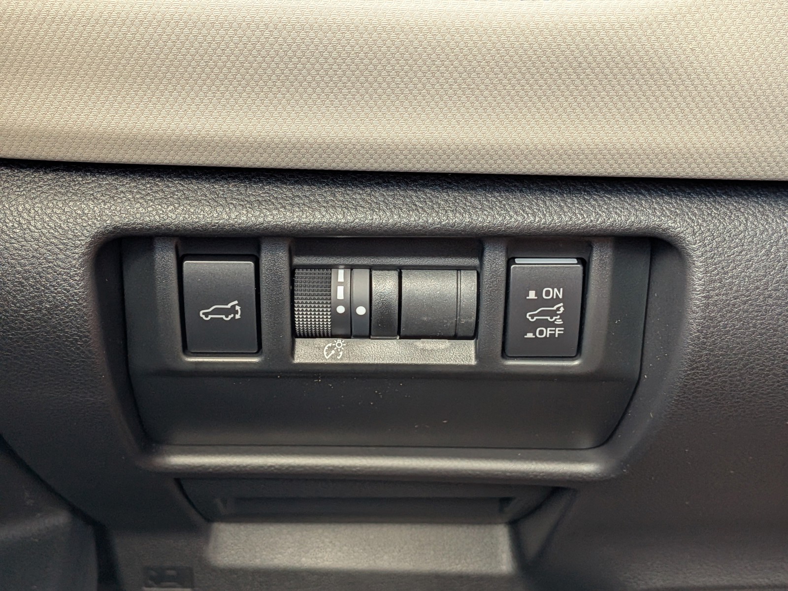 New 2026 Crystal White Pearl Subaru Premium image 24