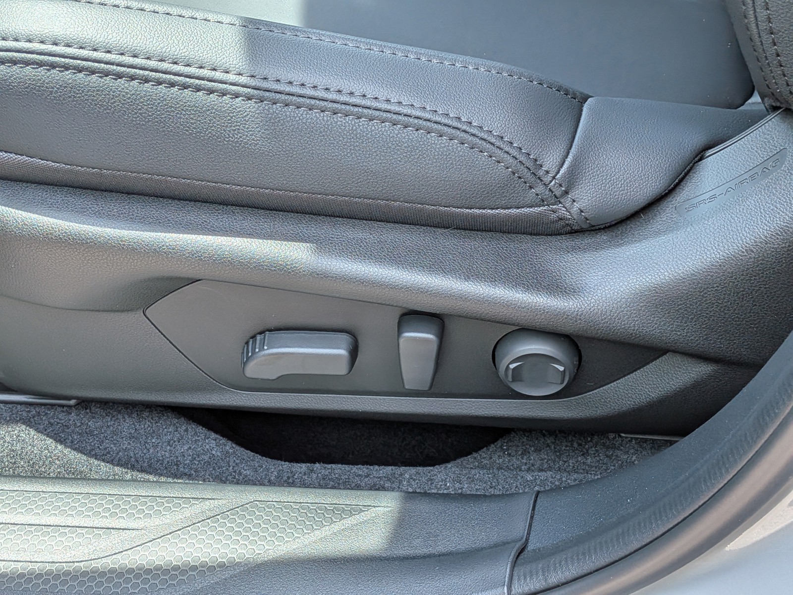 New 2026 Magnetite Gray Metallic Subaru Premium image 18