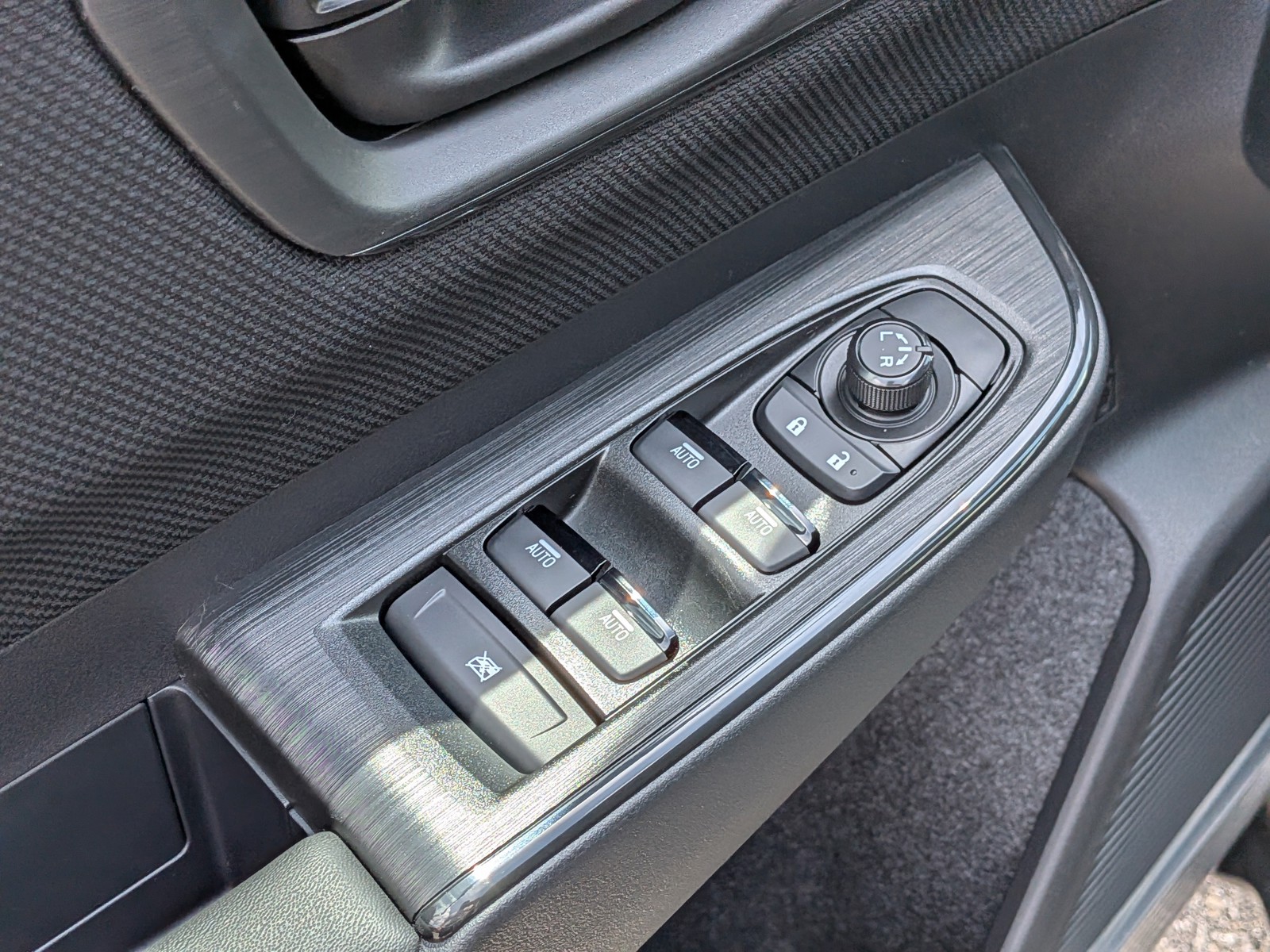 New 2026 Magnetite Gray Metallic Subaru Premium image 19