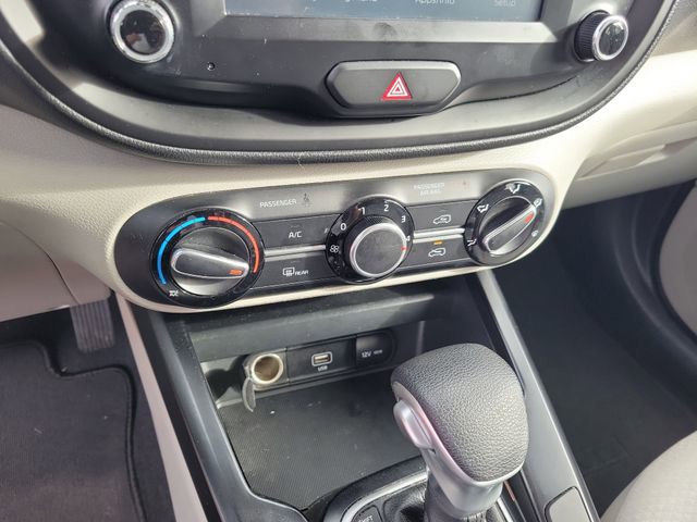 Used 2020 Red Kia LX image 22