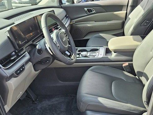 New 2026 White Kia EX image 5
