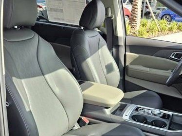 New 2026 White Kia EX image 10