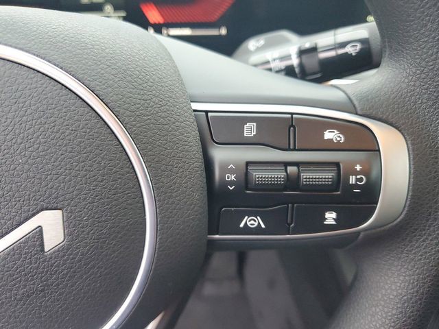 New 2025 White Kia LXS image 14