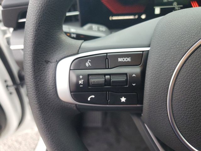 New 2025 White Kia LXS image 13