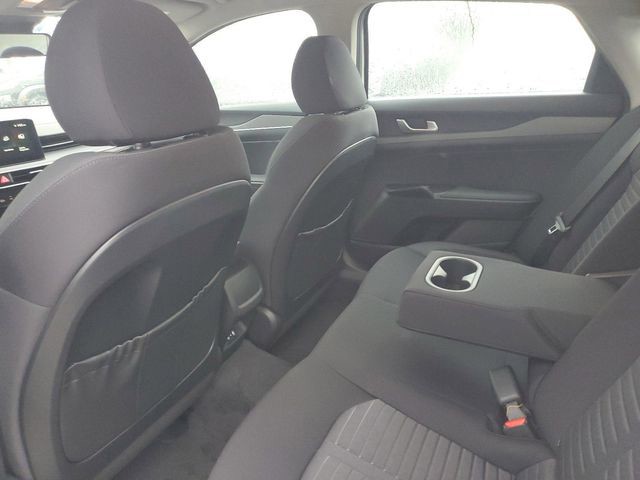 New 2025 White Kia LXS image 24
