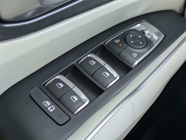 New 2025 White Kia S image 24