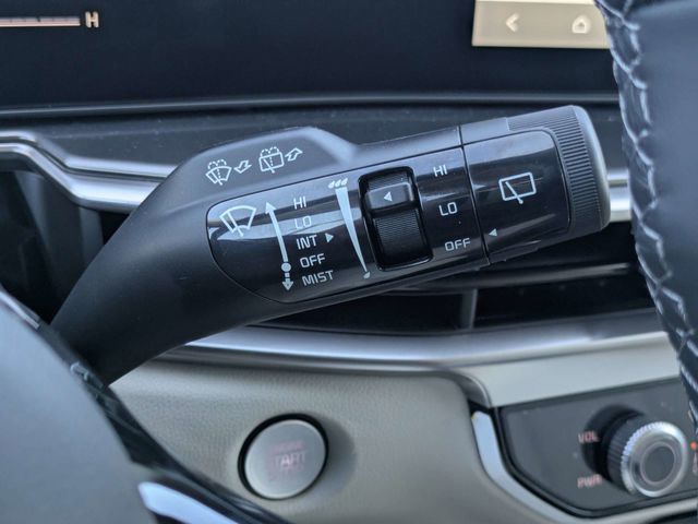 New 2025 White Kia S image 29