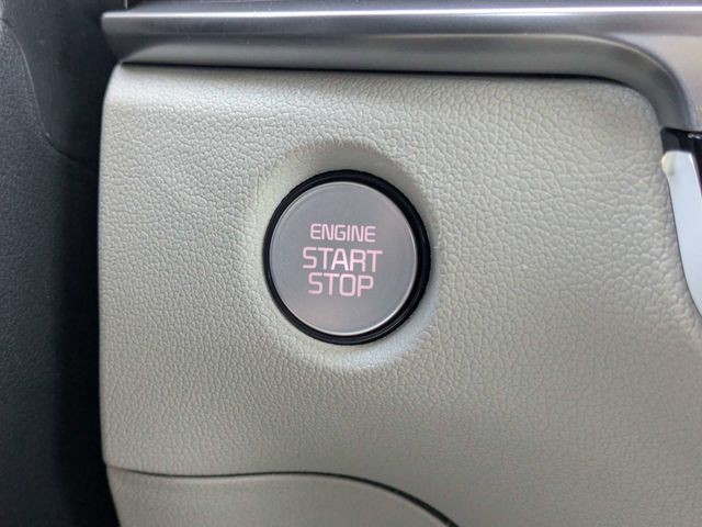 New 2025 White Kia S image 33