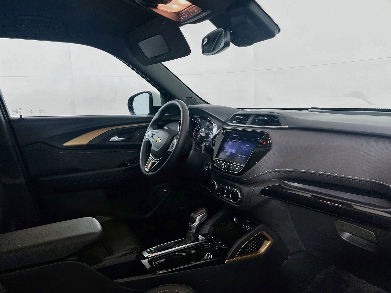 Used 2022 Brown Chevrolet ACTIV image 7