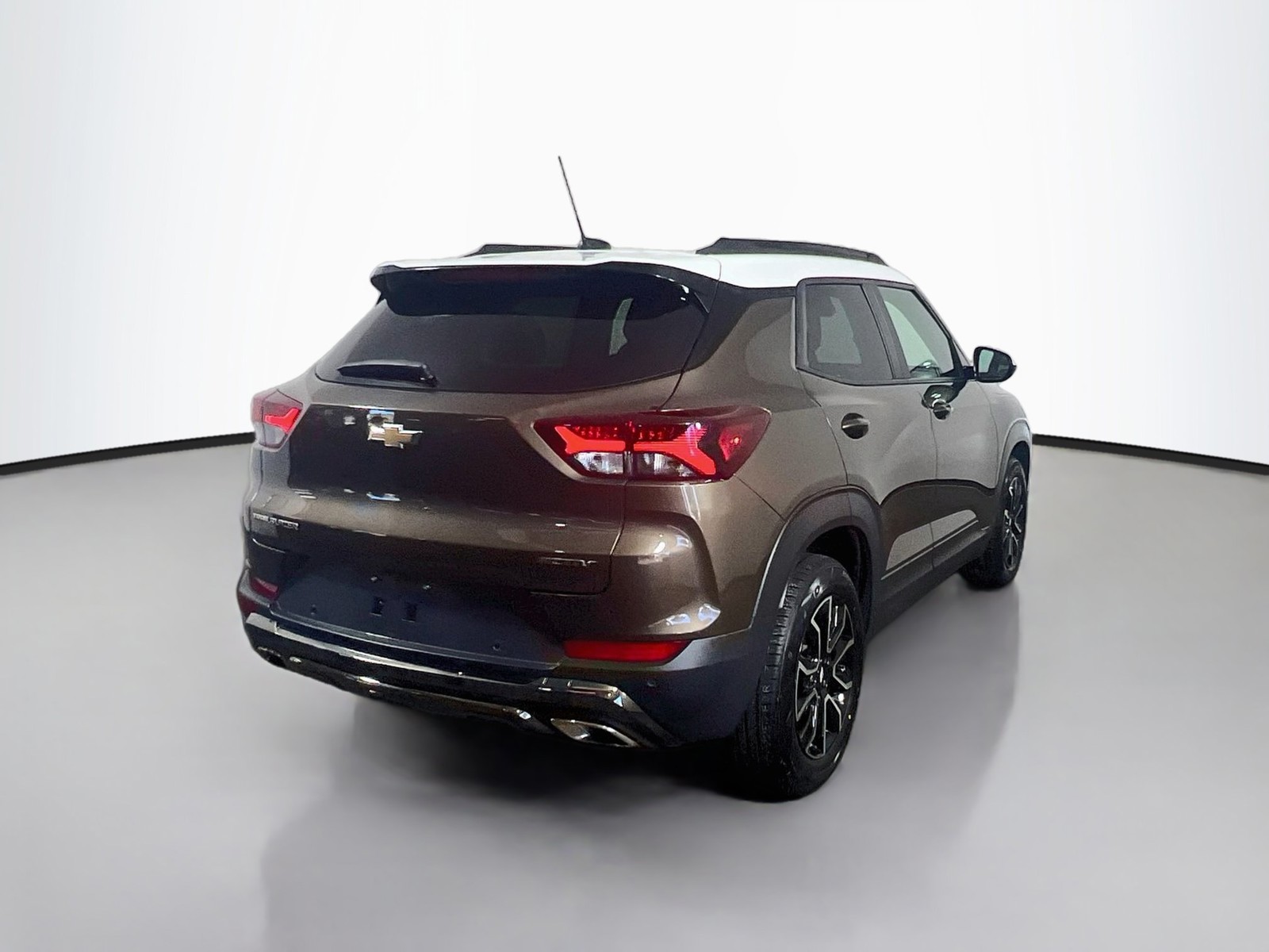 Used 2022 Brown Chevrolet ACTIV image 20