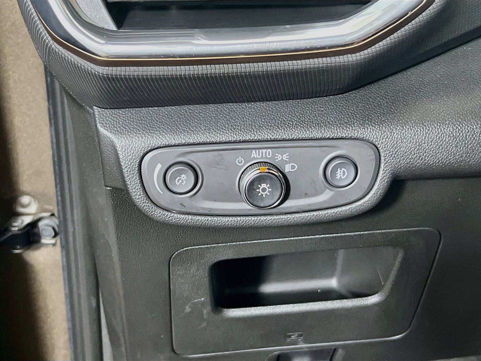 Used 2022 Brown Chevrolet ACTIV image 9