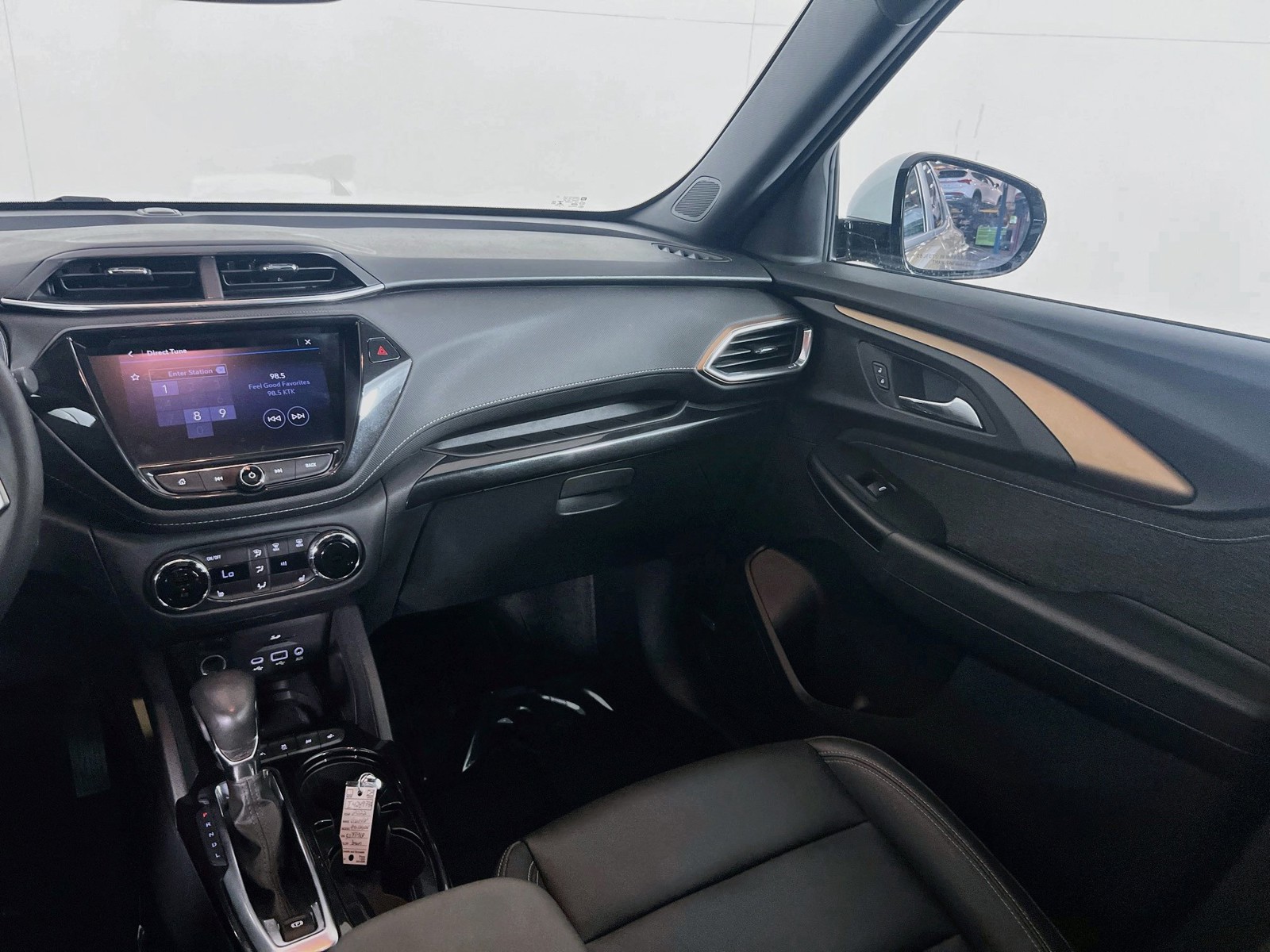 Used 2022 Brown Chevrolet ACTIV image 17