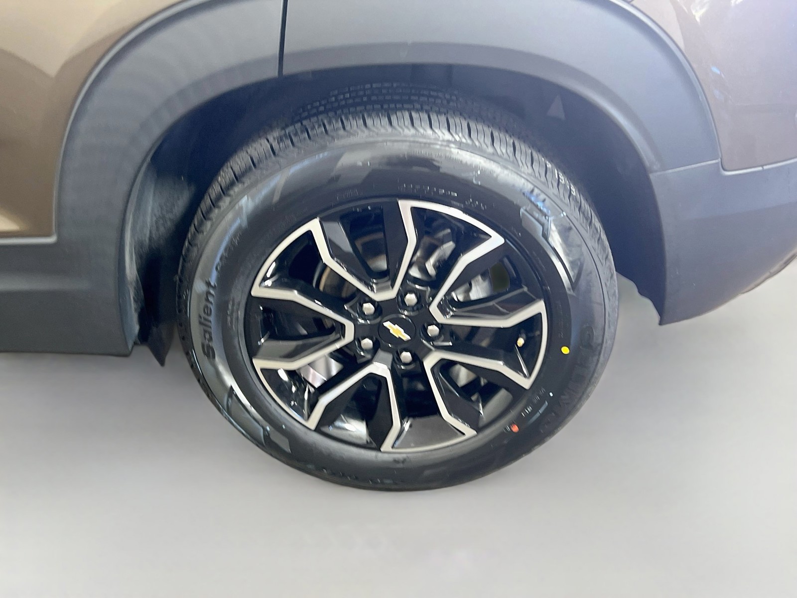 Used 2022 Brown Chevrolet ACTIV image 22