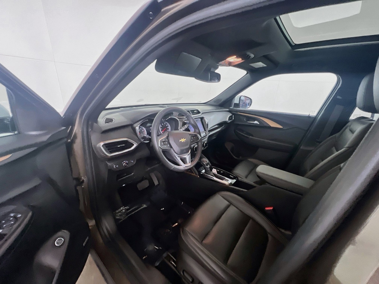 Used 2022 Brown Chevrolet ACTIV image 15
