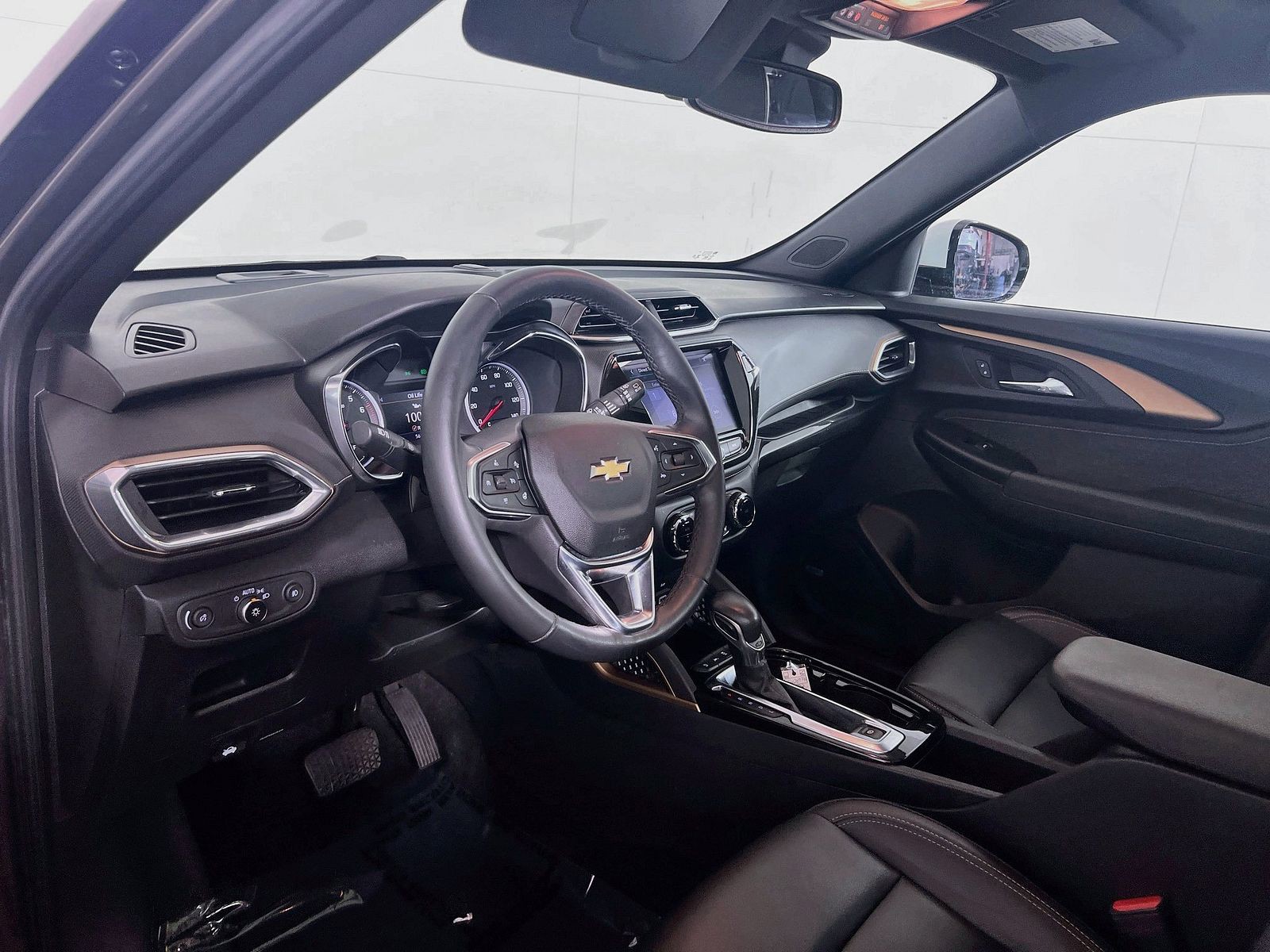 Used 2022 Brown Chevrolet ACTIV image 8