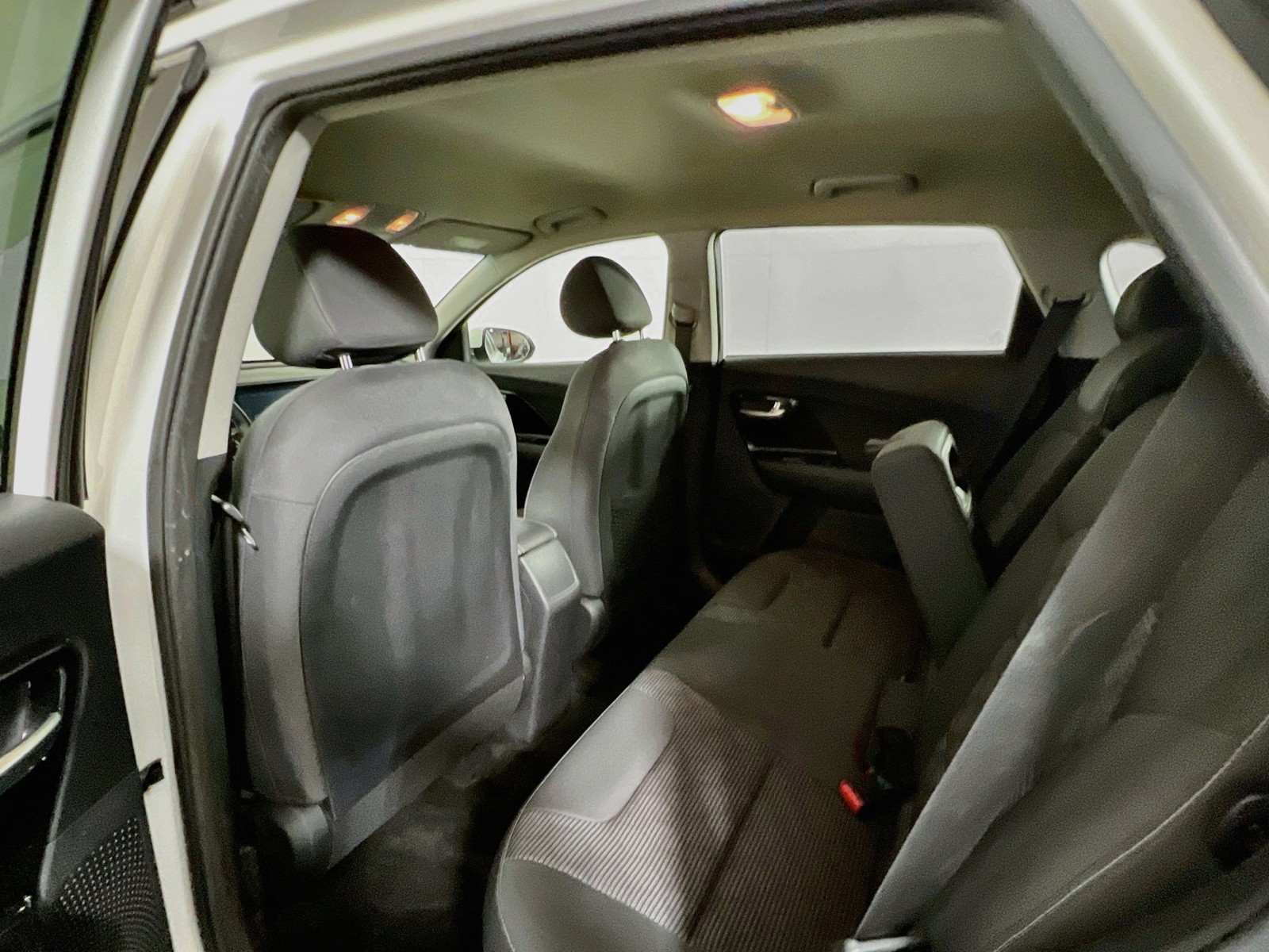 Used 2020 White Kia LXS image 17