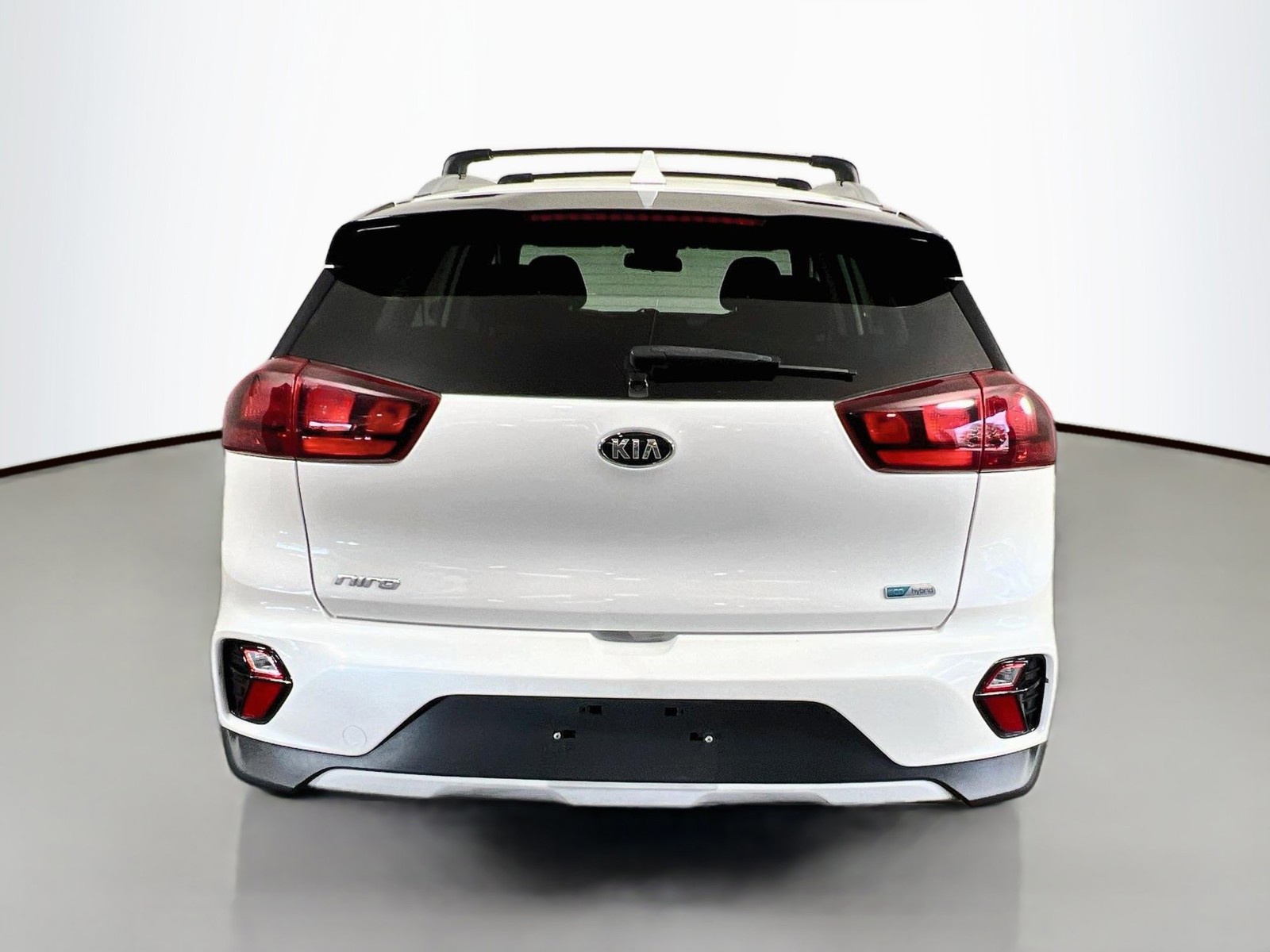 Used 2020 White Kia LXS image 20