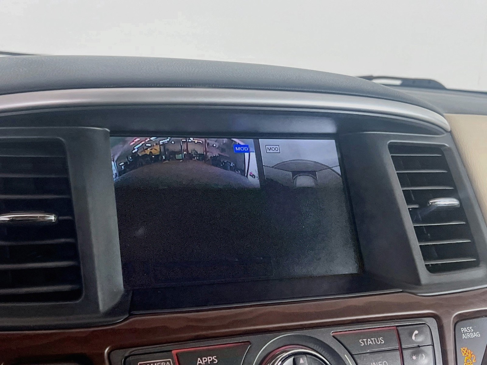 Used 2020 White Nissan Platinum image 12