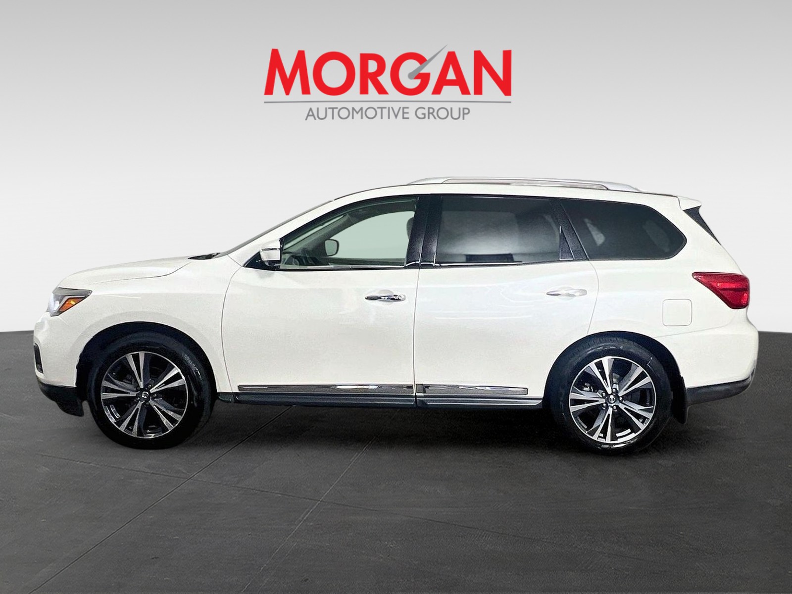 Used 2020 White Nissan Platinum image 4