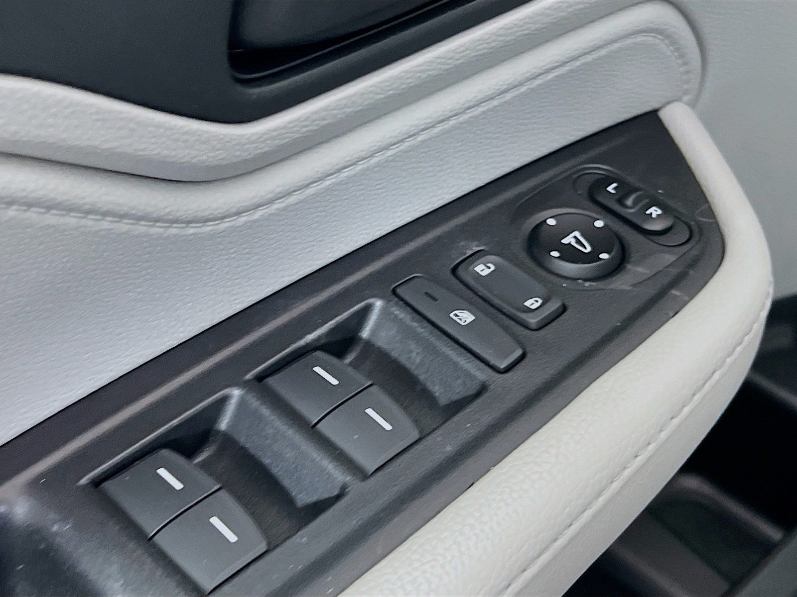 Used 2020 Gray Honda EX-L image 17