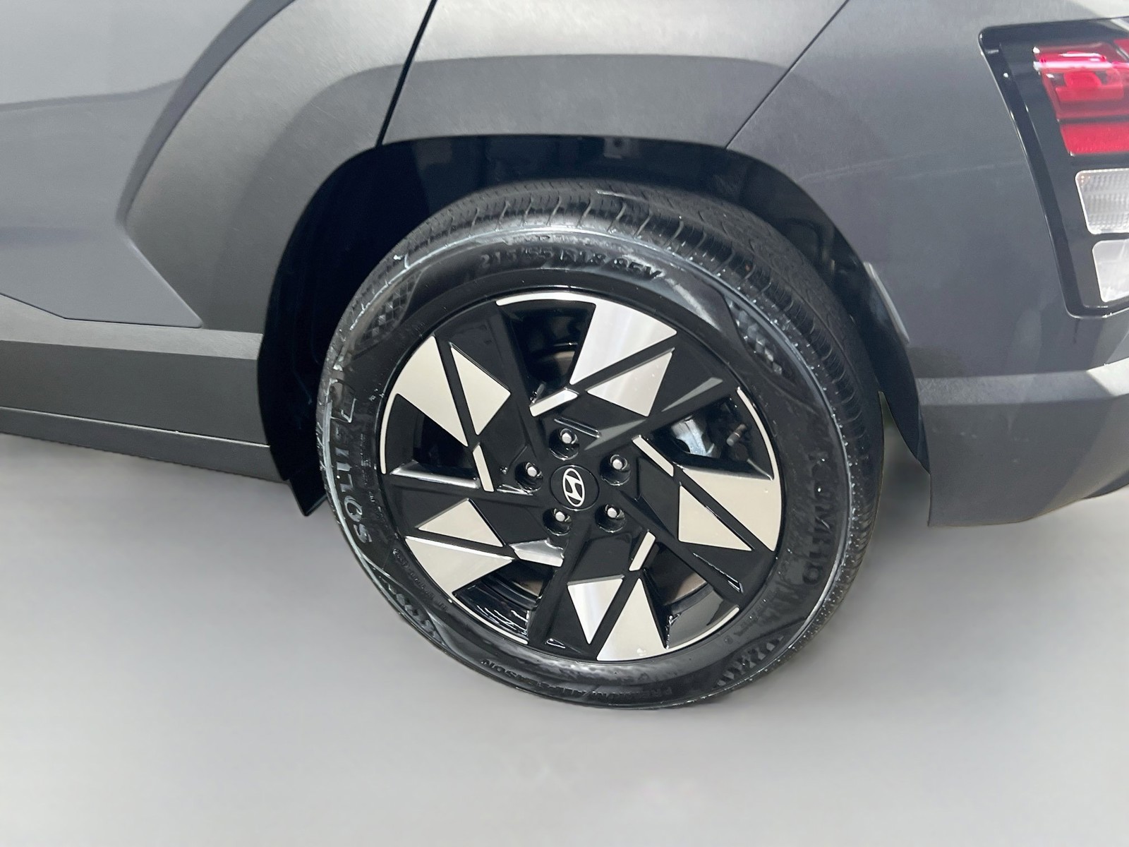 Used 2025 Gray Hyundai SEL image 22