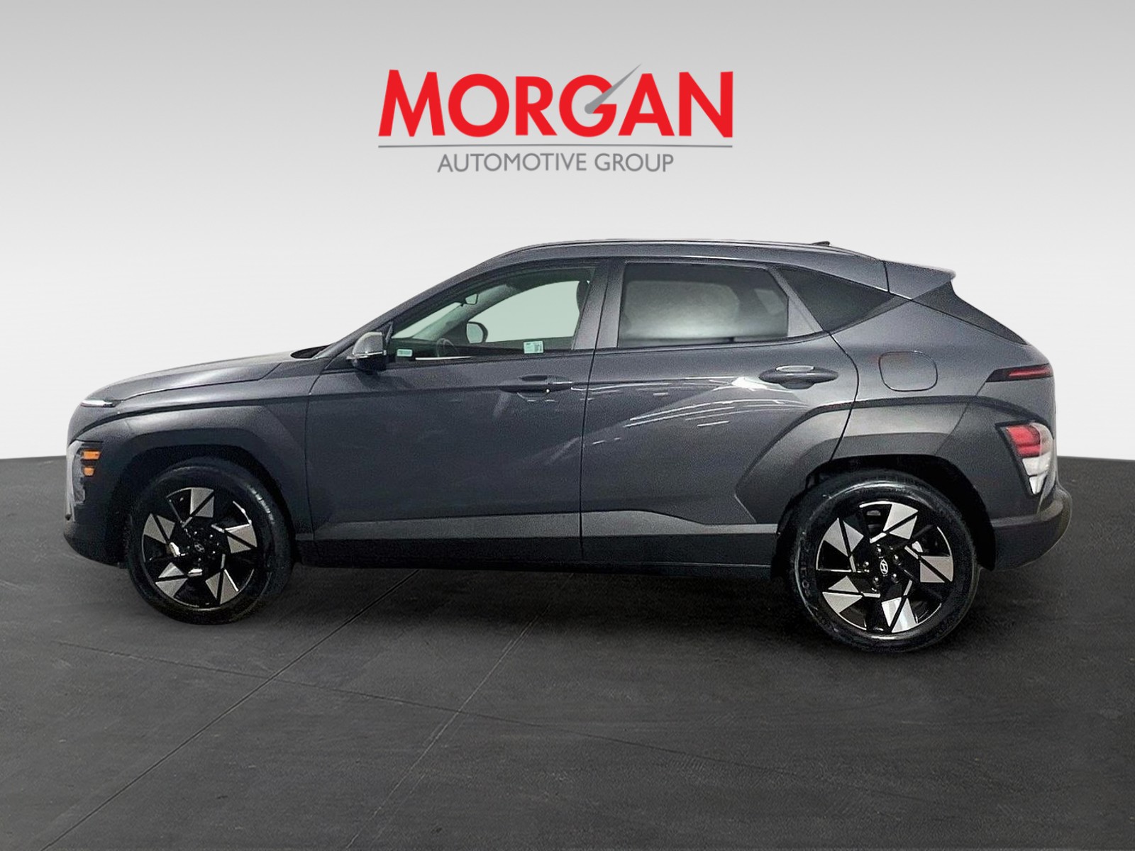 Used 2025 Gray Hyundai SEL image 4