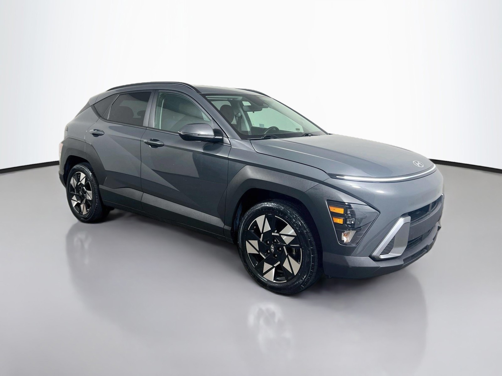 Used 2025 Gray Hyundai SEL image 21