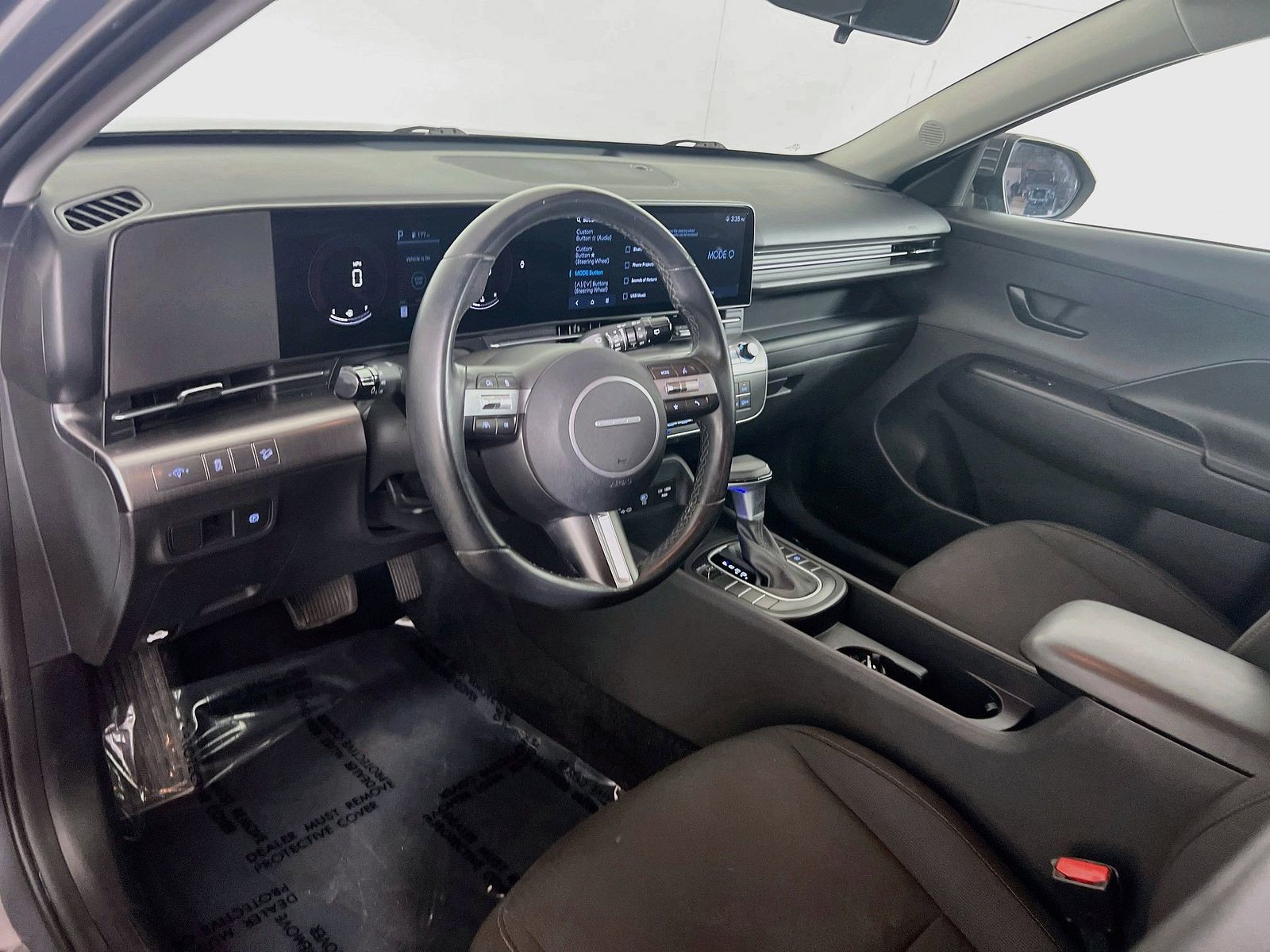 Used 2025 Gray Hyundai SEL image 8