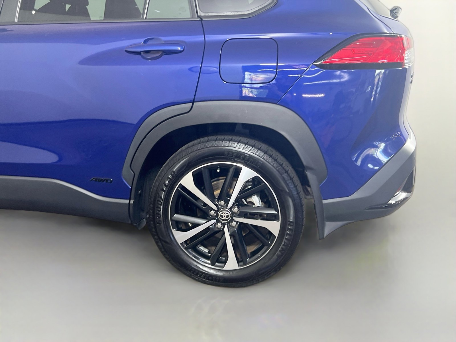 Used 2024 Blue Toyota Hybrid XSE image 21