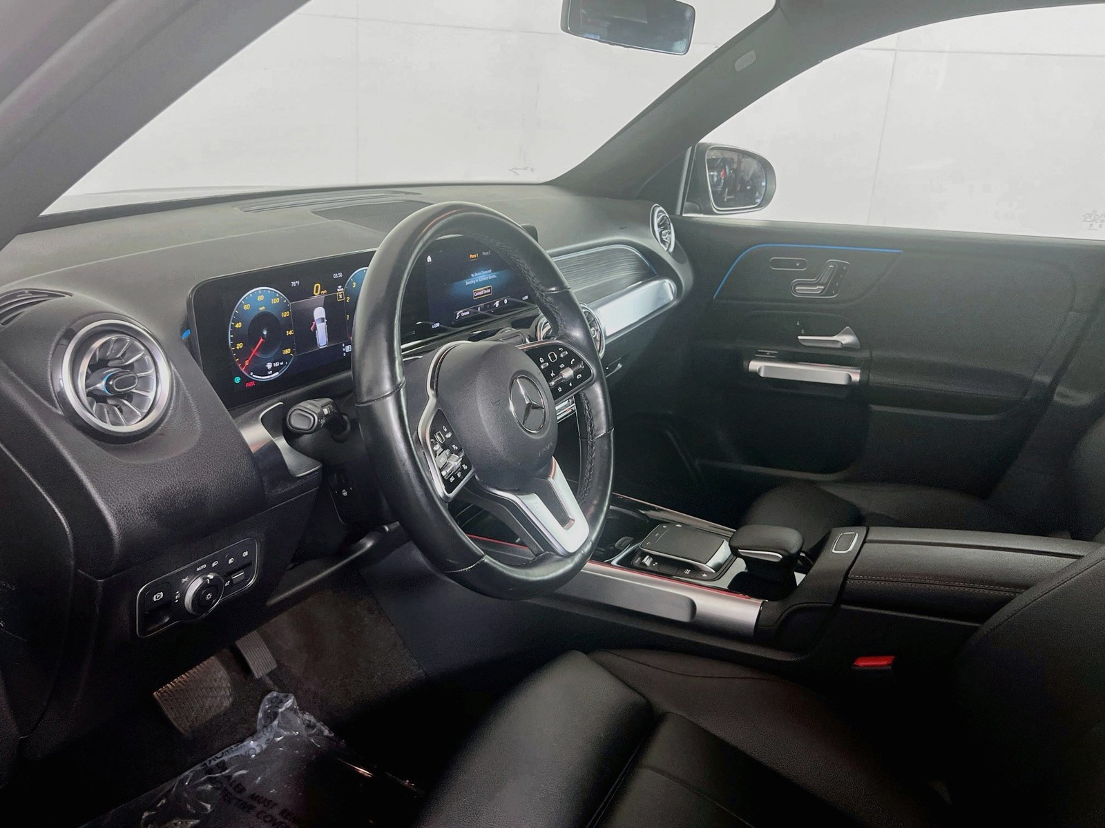 Used 2023 Black Mercedes-Benz GLB 250 image 22