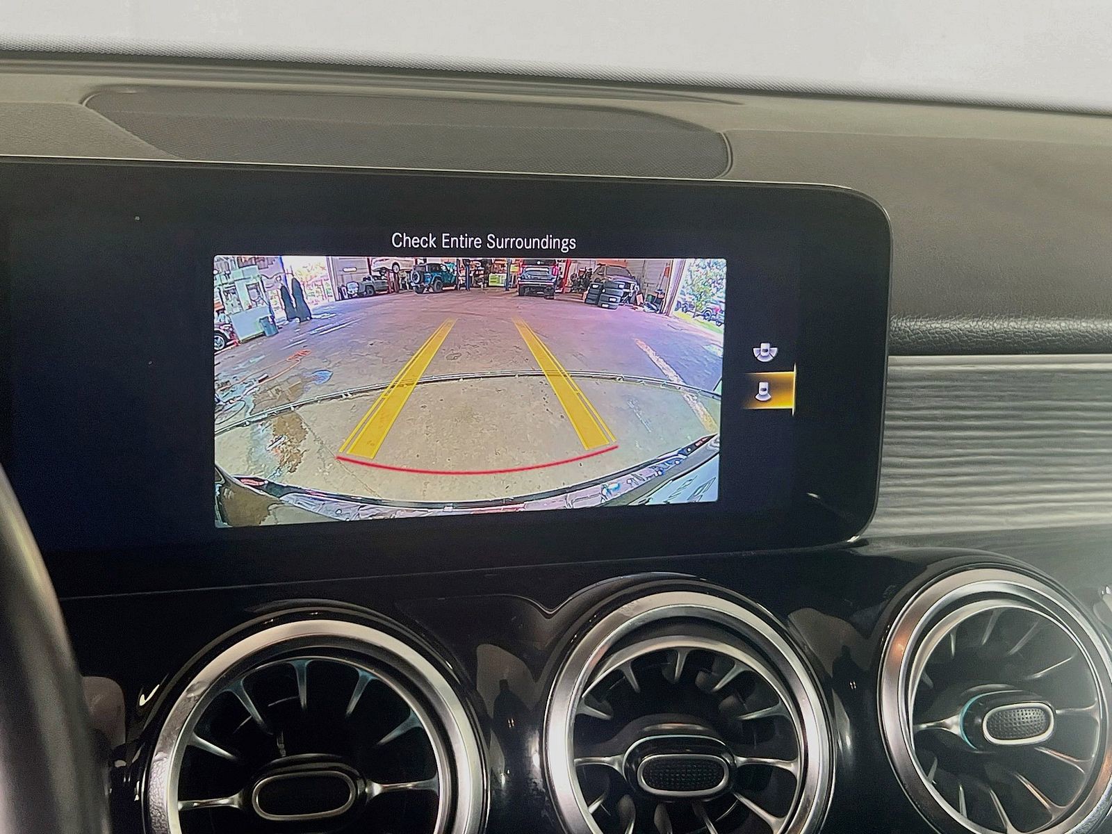 Used 2023 Black Mercedes-Benz GLB 250 image 10