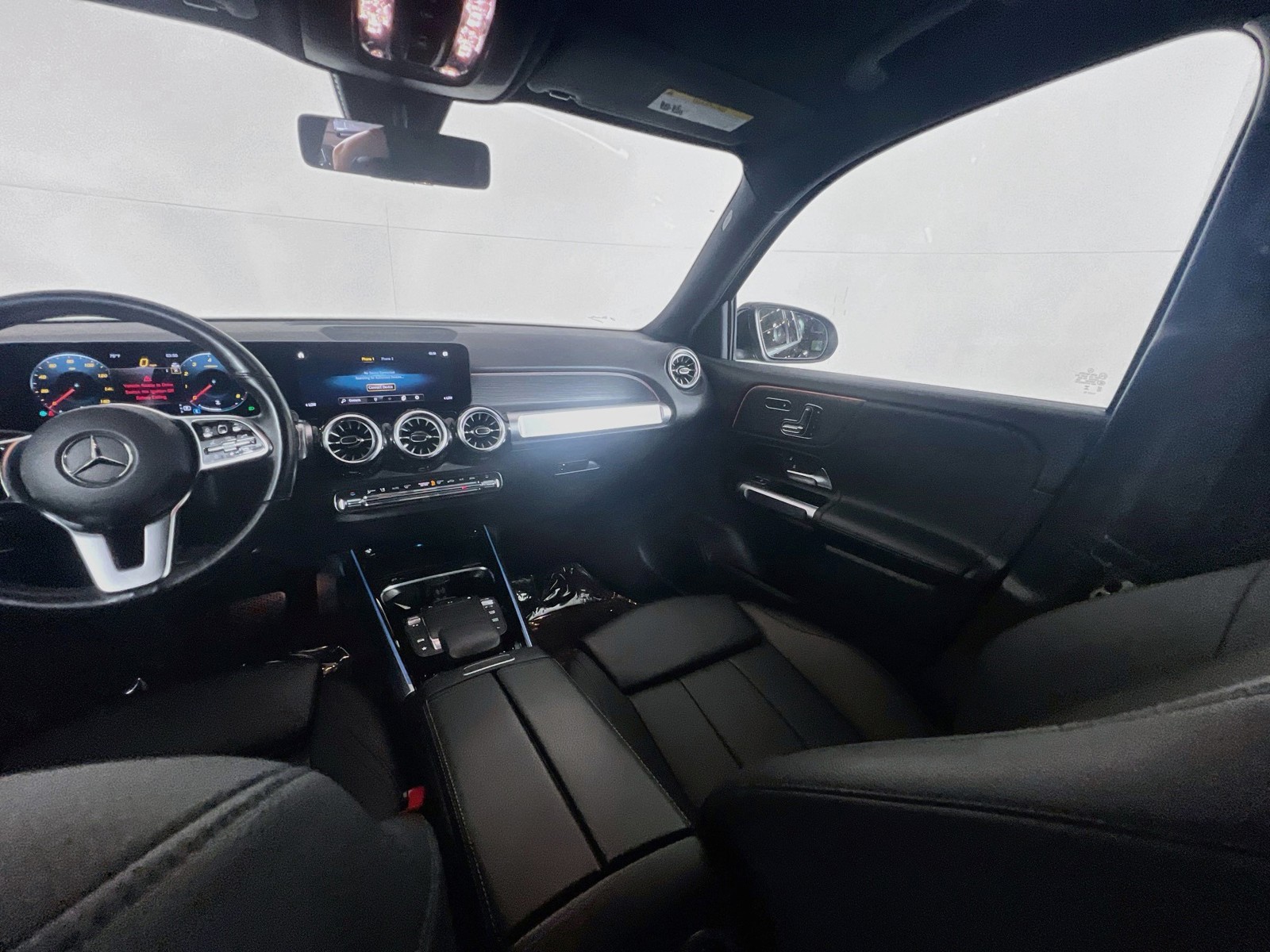Used 2023 Black Mercedes-Benz GLB 250 image 17