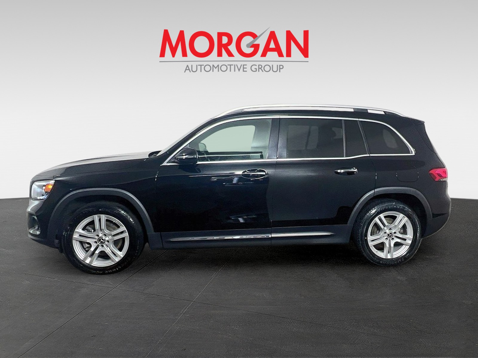 Used 2023 Black Mercedes-Benz GLB 250 image 4