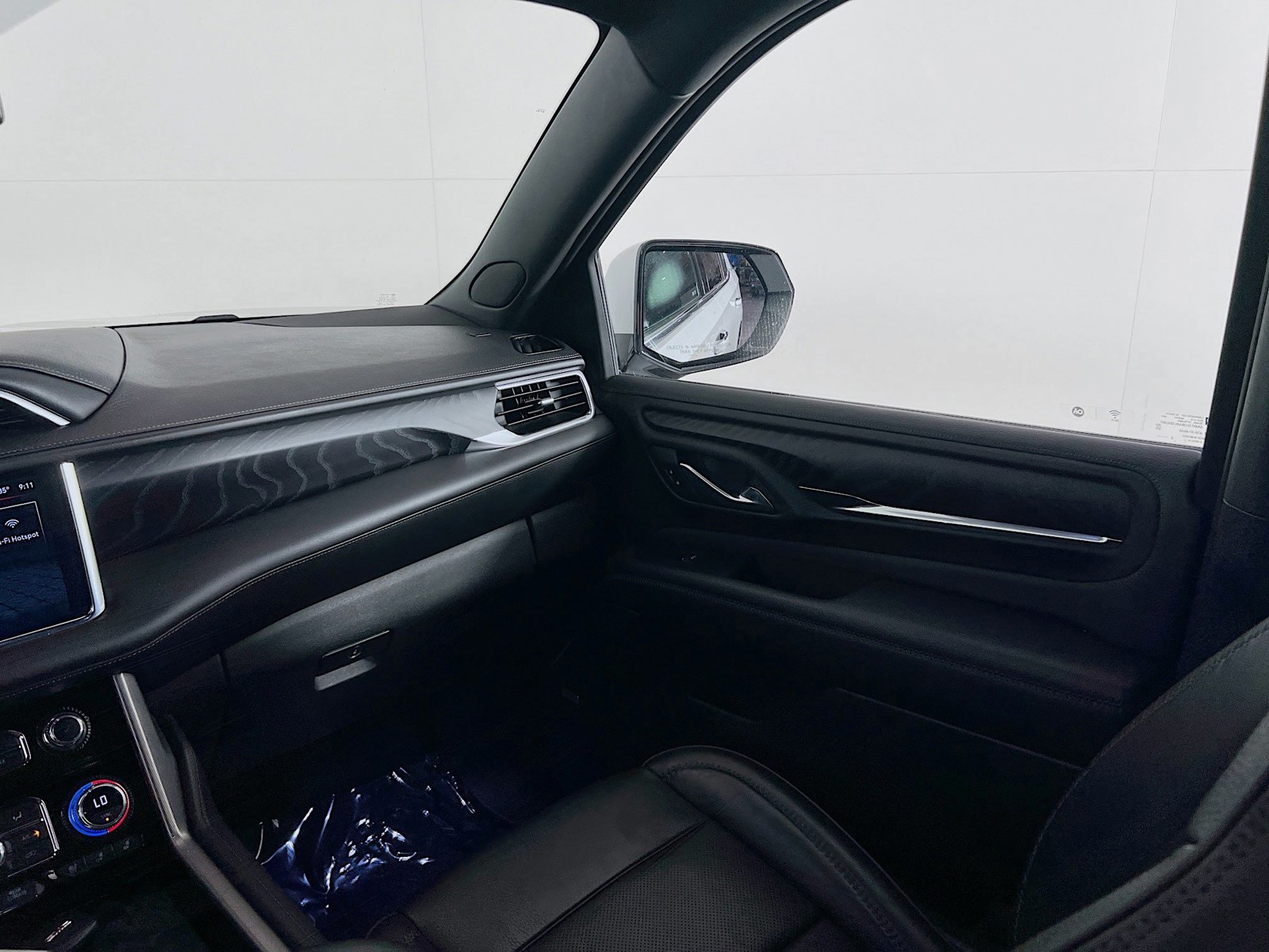 2023 GMC Yukon Denali - Photo 20