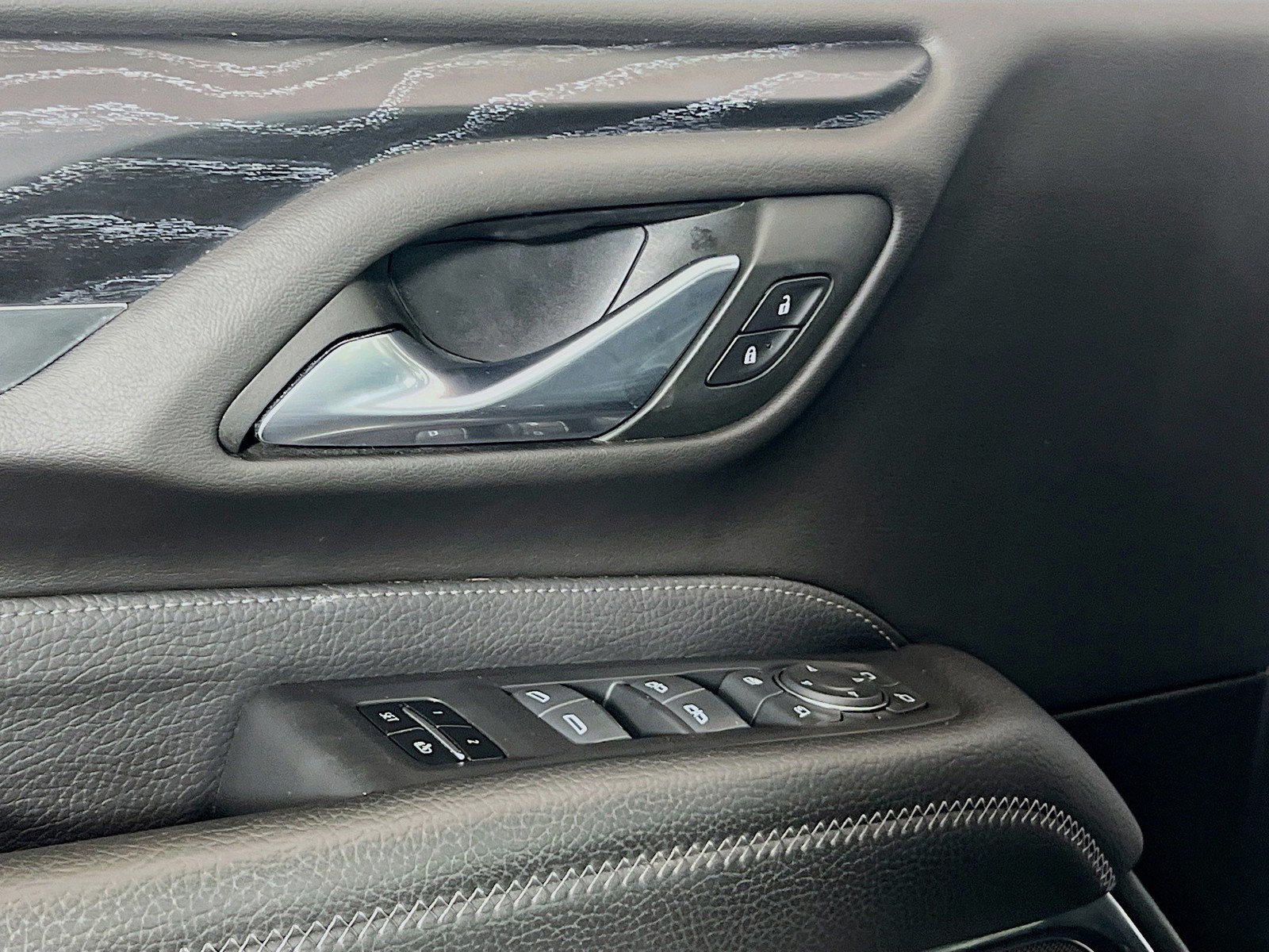 2023 GMC Yukon Denali - Photo 15
