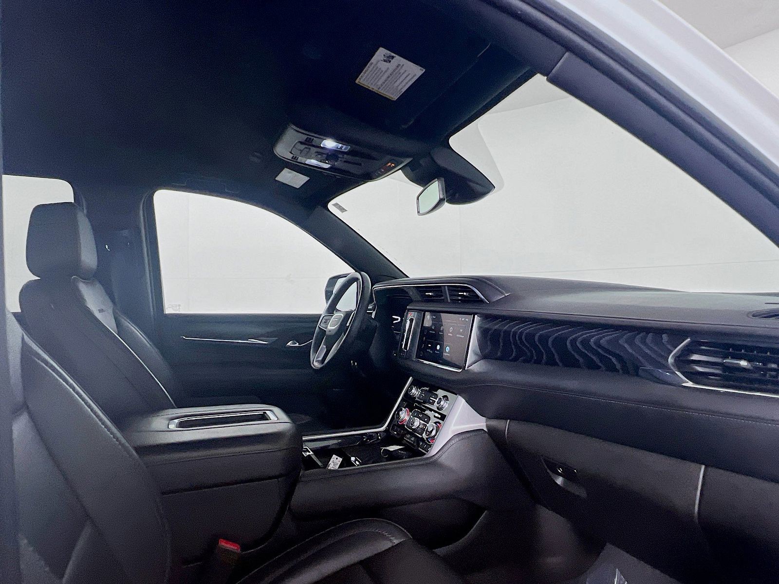 2023 GMC Yukon Denali - Photo 8