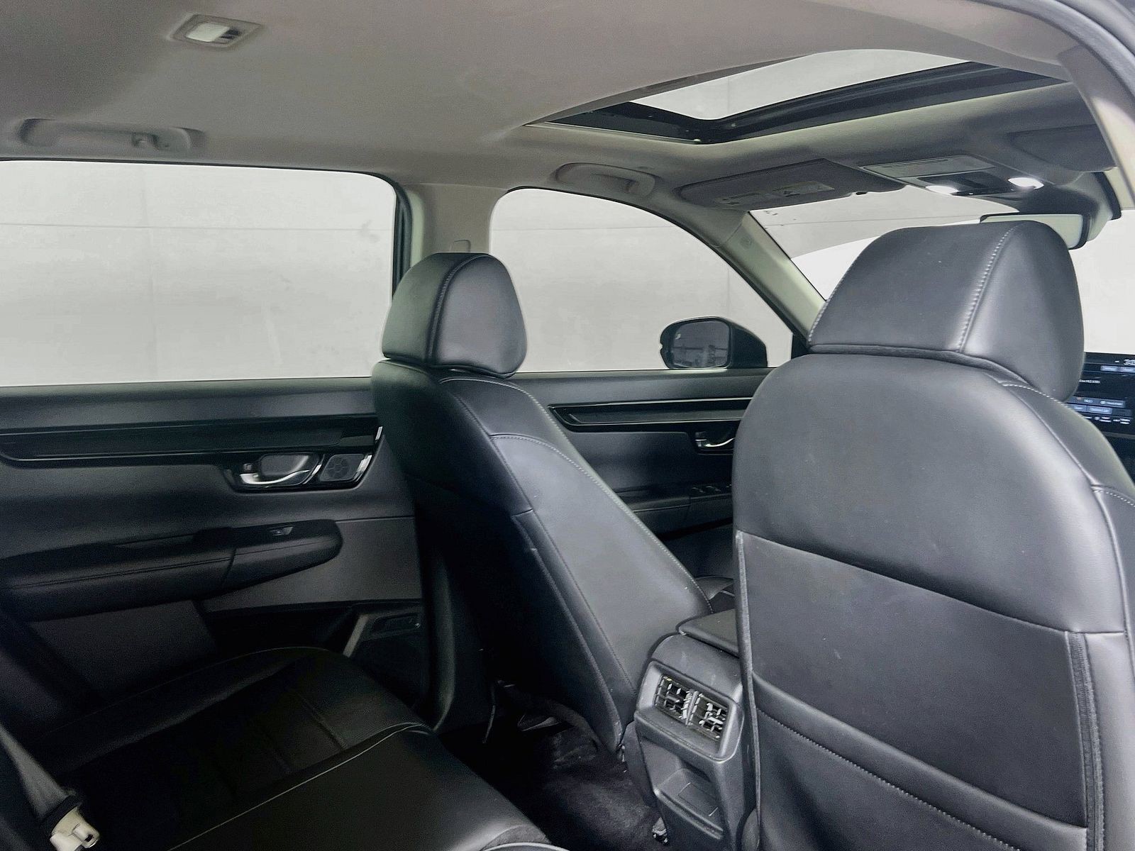 Used 2023  Honda EX-L image 6