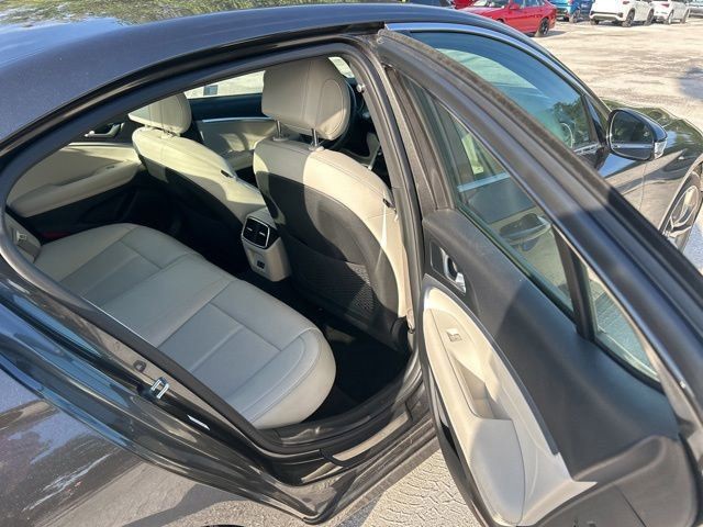 Used 2024 Makalu Gray Genesis 2.5T image 8