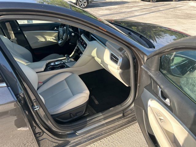 Used 2024 Makalu Gray Genesis 2.5T image 9