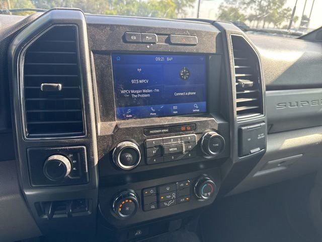 Used 2022 Agate Black Metallic Ford XLT image 13