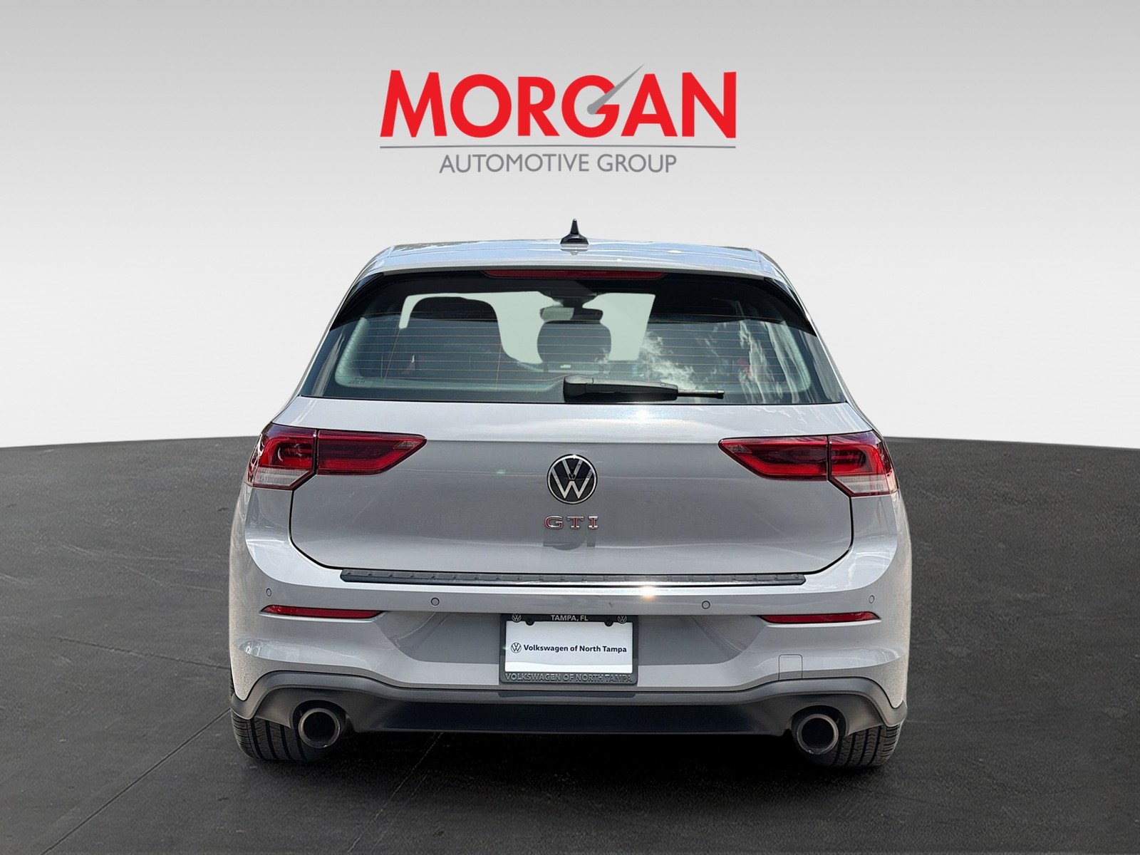 Used 2024 Moonstone Gray Volkswagen SE image 4