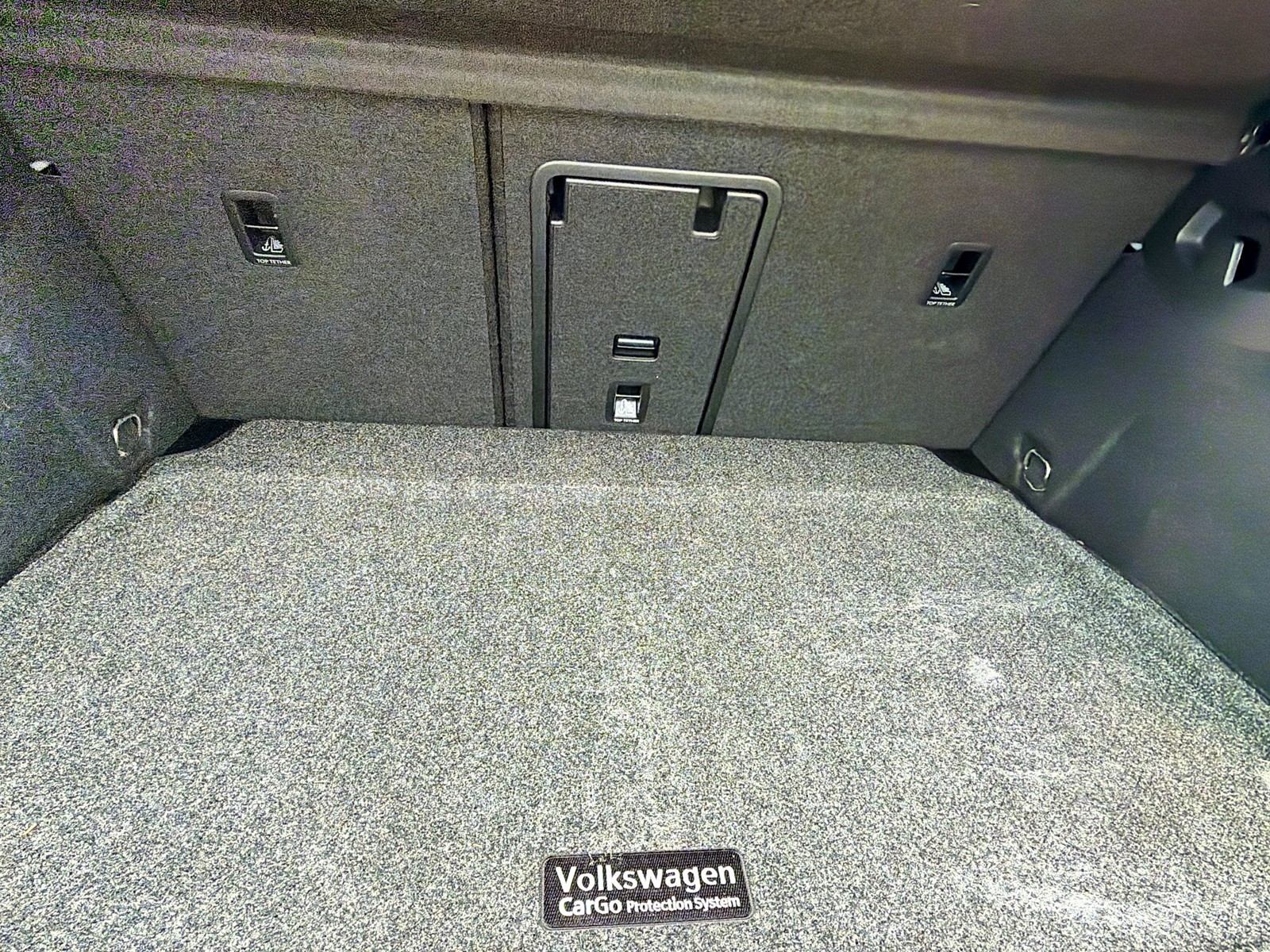 Used 2024 Moonstone Gray Volkswagen SE image 12