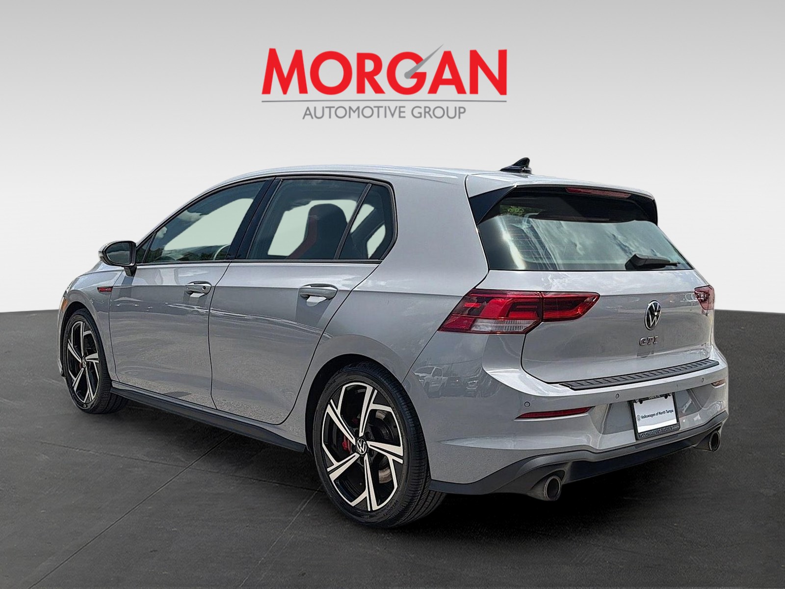 Used 2024 Moonstone Gray Volkswagen SE image 5