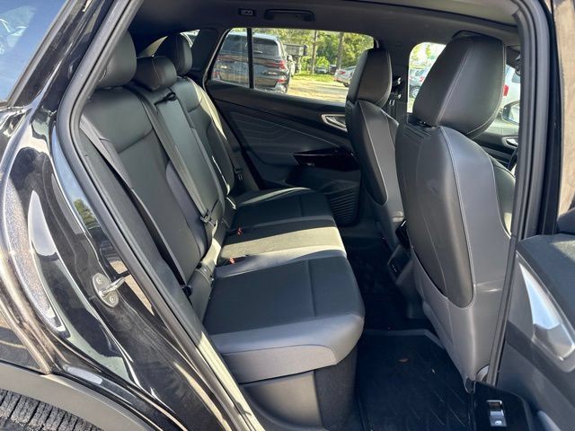 Certified Used 2023 Deep Black Pearl Volkswagen Pro S image 8