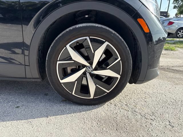 Certified Used 2023 Deep Black Pearl Volkswagen Pro S image 20