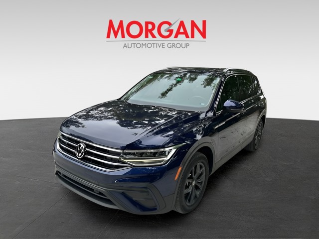 Used 2023 Atlantic Blue Metallic Volkswagen SE image 2