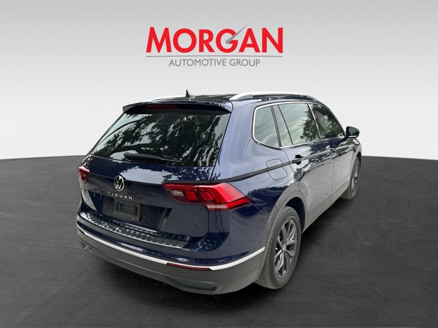 Used 2023 Atlantic Blue Metallic Volkswagen SE image 4
